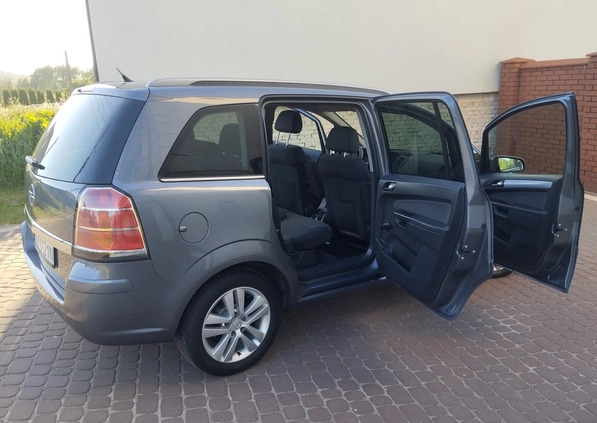 Opel Zafira cena 12999 przebieg: 215500, rok produkcji 2006 z Bodzentyn małe 172